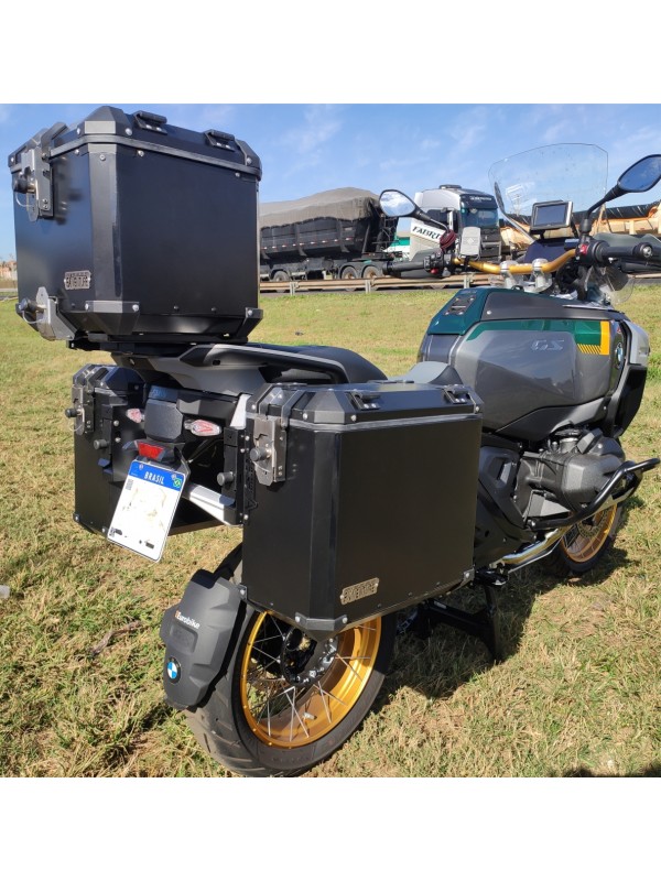 BMW R1300 GS ADV - KIT Baus lat. aluminio 44/43 L + BAULETO 39 L encaixe em aço direto no suporte original BMW (nao necessita suporte adicional) BMW R1300 GS ADV - KIT Baus lat. aluminio 44/43 L + BAULETO 39 L encaixe em aço direto no suporte original BMW (nao necessita suporte adicional)