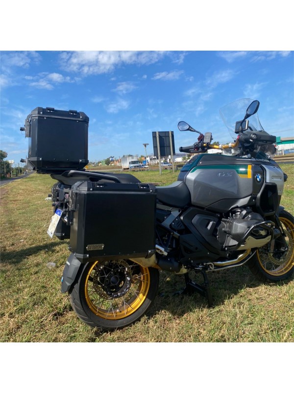 BMW R1300 GS ADV - KIT Baus lat. aluminio 44/43 L + BAULETO 39 L encaixe em aço direto no suporte original BMW (nao necessita suporte adicional) BMW R1300 GS ADV - KIT Baus lat. aluminio 44/43 L + BAULETO 39 L encaixe em aço direto no suporte original BMW (nao necessita suporte adicional)