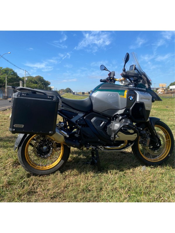 BMW R1300 GS ADV - Baus laterais aluminio 44/43 L encaixe em aço direto no suporte original BMW (nao necessita suporte adicional) BMW R1300 GS ADV - Baus laterais aluminio 44/43 L encaixe em aço direto no suporte original BMW (nao necessita suporte adicional)