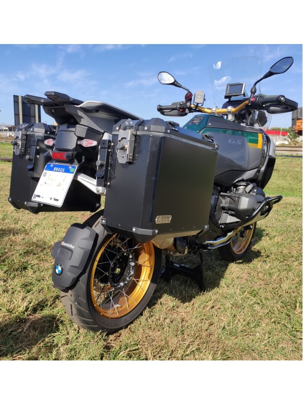 BMW R1300 GS ADV - Baus laterais aluminio 44/43 L encaixe em aço direto no suporte original BMW (nao necessita suporte adicional) BMW R1300 GS ADV - Baus laterais aluminio 44/43 L encaixe em aço direto no suporte original BMW (nao necessita suporte adicional)