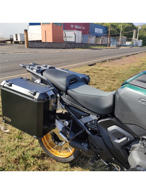 BMW R1300 GS ADV - Baus laterais aluminio 44/43 L encaixe em aço direto no suporte original BMW (nao necessita suporte adicional) BMW R1300 GS ADV - Baus laterais aluminio 44/43 L encaixe em aço direto no suporte original BMW (nao necessita suporte adicional)