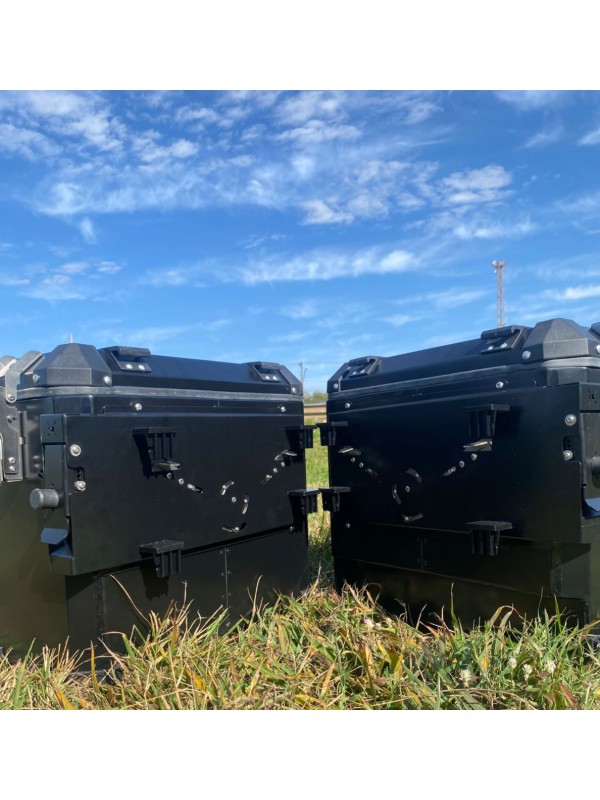 BMW R1300 GS ADV - KIT Baus lat. aluminio 44/43 L + BAULETO 39 L encaixe em aço direto no suporte original BMW (nao necessita suporte adicional) BMW R1300 GS ADV - KIT Baus lat. aluminio 44/43 L + BAULETO 39 L encaixe em aço direto no suporte original BMW (nao necessita suporte adicional)