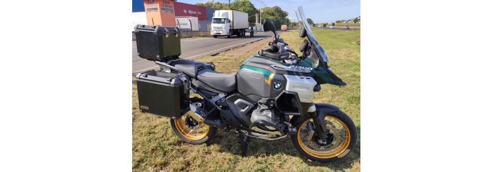 Novissima BMW R1300 GSA KARAKORUM com bauleto 39 L