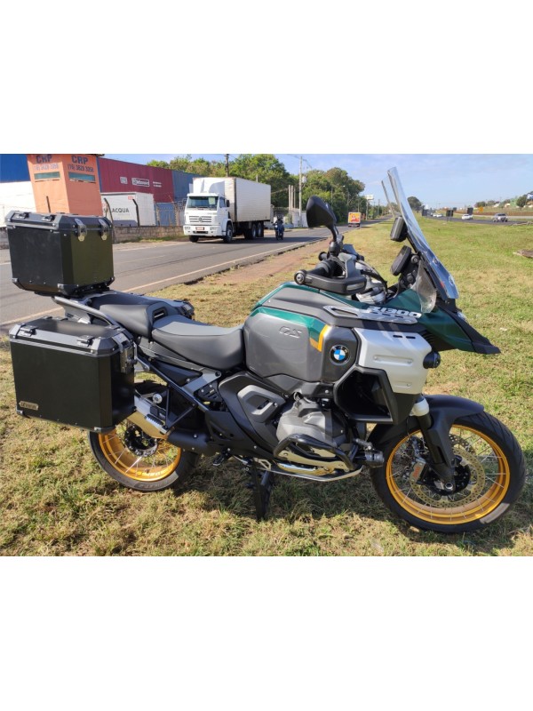 BMW R1300 GS ADV - KIT Baus lat. aluminio 44/43 L + BAULETO 49 L encaixe em aço direto no suporte original BMW (nao necessita suporte adicional) BMW R1300 GS ADV - KIT Baus lat. aluminio 44/43 L + BAULETO 49 L encaixe em aço direto no suporte original BMW (nao necessita suporte adicional)