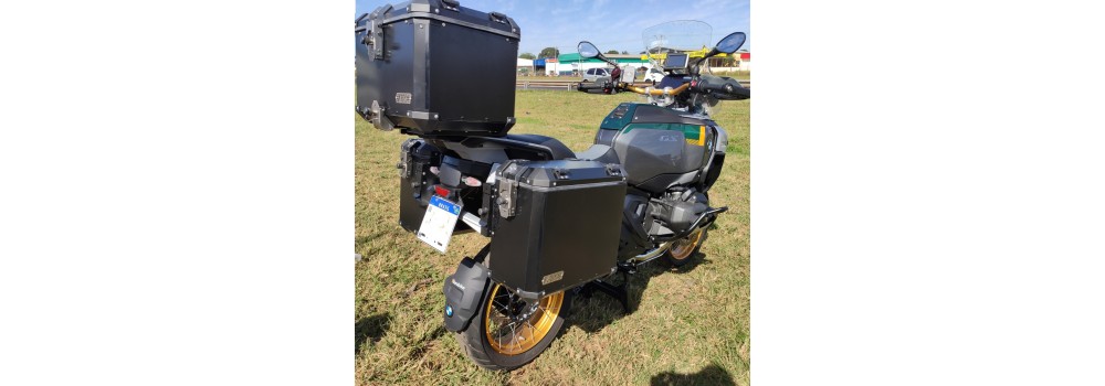 mantem a movimentação original dos bauletos em sua GS R1300