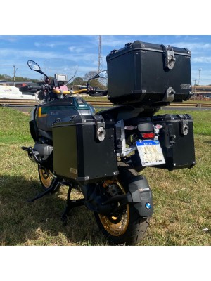 BMW R1300 GS ADV - KIT Baus lat. aluminio 54/53 L + BAULETO 49 L encaixe em aço direto no suporte original BMW (nao necessita suporte adicional) BMW R1300 GS ADV - KIT Baus lat. aluminio 54/53 L + BAULETO 49 L encaixe em aço direto no suporte original BMW (nao necessita suporte adicional)