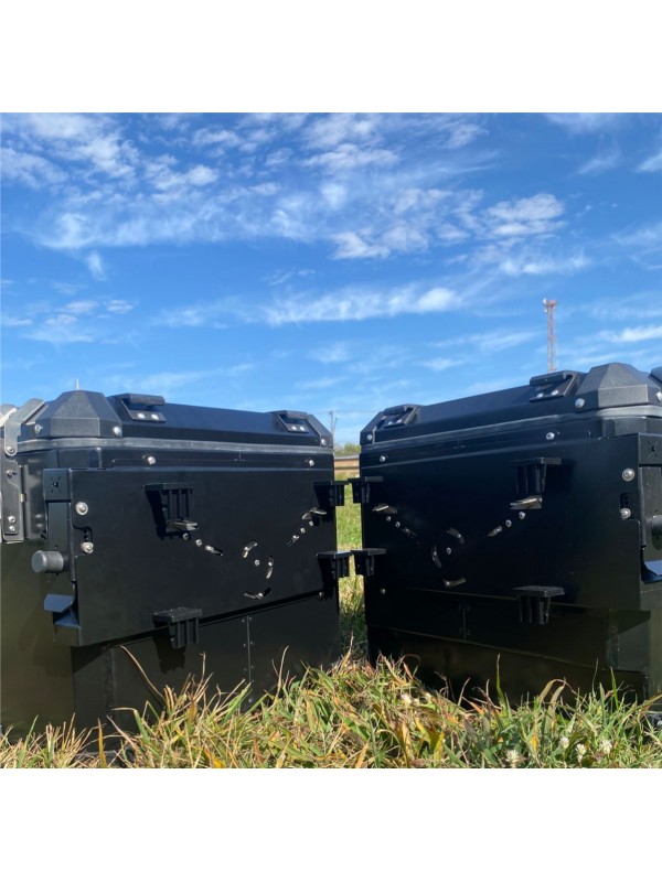 BMW R1300 GS ADV - Baus laterais aluminio 54/53 L encaixe em aço direto no suporte original BMW (nao necessita suporte adicional) BMW R1300 GS ADV - Baus laterais aluminio 54/53 L encaixe em aço direto no suporte original BMW (nao necessita suporte adicional)