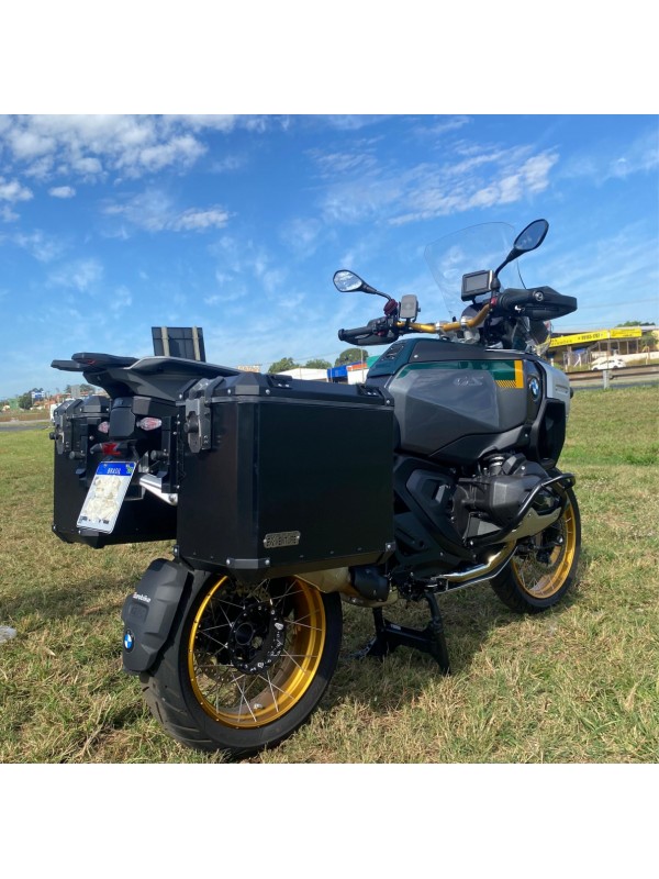 BMW R1300 GS ADV - Baus laterais aluminio 54/53 L encaixe em aço direto no suporte original BMW (nao necessita suporte adicional) BMW R1300 GS ADV - Baus laterais aluminio 54/53 L encaixe em aço direto no suporte original BMW (nao necessita suporte adicional)