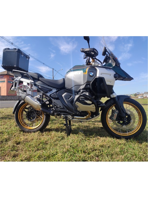 BMW R1300 GS ADV - Bauleto 39L (1 capacete), encaixe em aço direto no suporte original BMW (não precisa de base) BMW R1300 GS ADV - Bauleto 39L (1 capacete), encaixe em aço direto no suporte original BMW (não precisa de base)